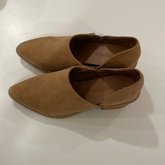 Cynthia Rowley Slip-on Suede Feel camel Shoe Boots/ SHOE BOOTIES IN SIZE 8.5 - Picture 4 of 6